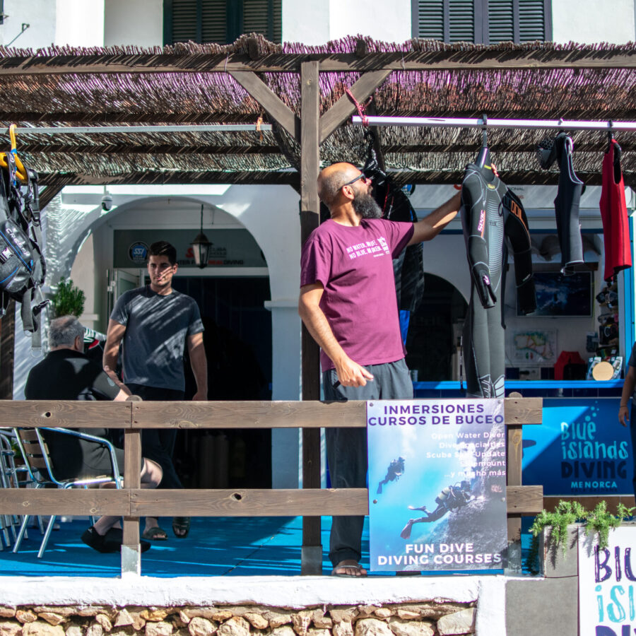 / Blue Islands Diving